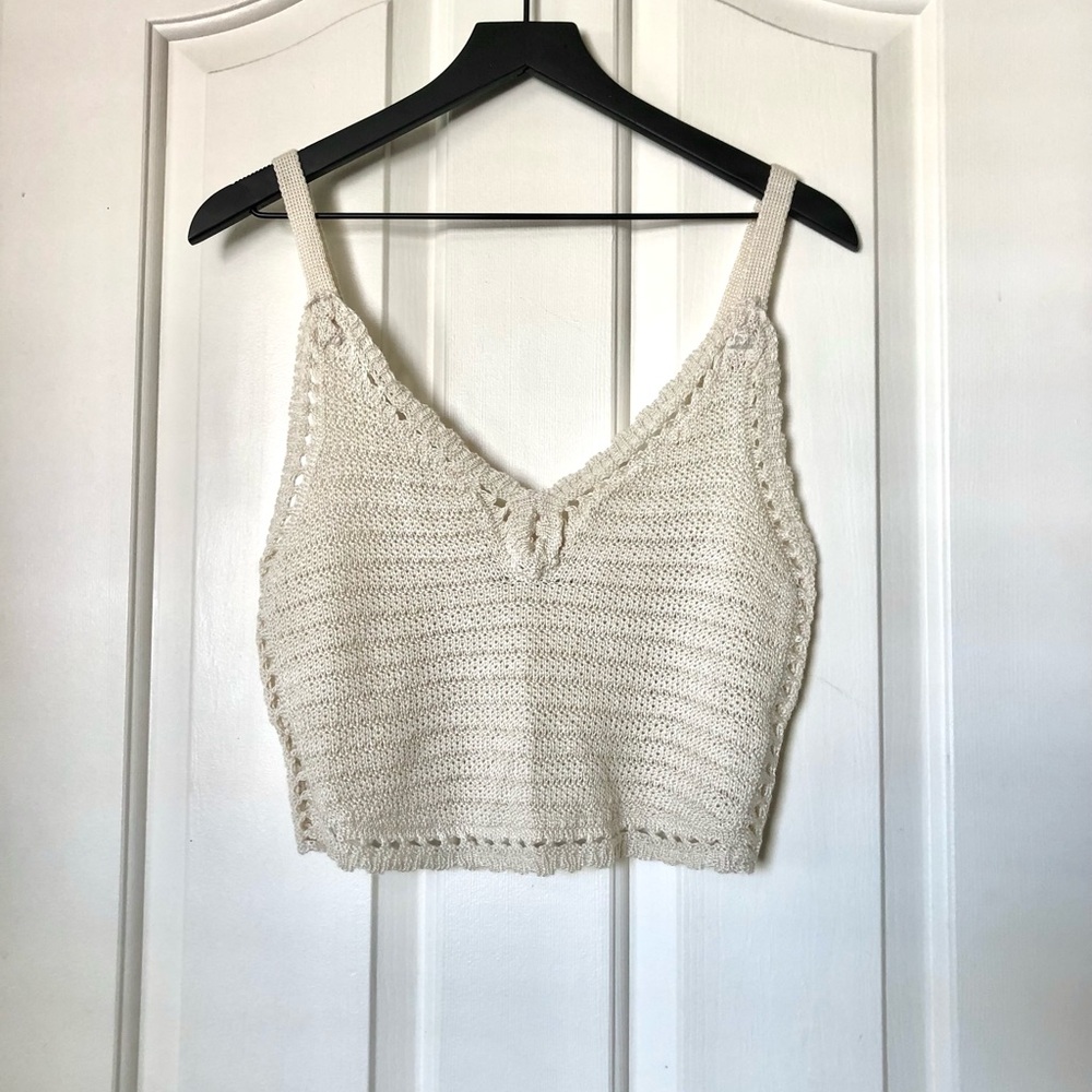 NWOT No Boundaries Cream Crochet V-Neck Crop Camisole